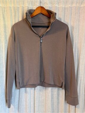 Athleta quarter zip Seasoft pullover